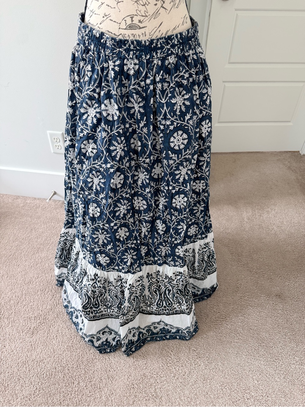 Like New Sue Sartor 3 piece belted Blue and White Printed Maxi Skirt Set - Picture 6 of 13